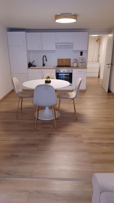 L'Essentiel Apartment ดีน็อง ภายนอก รูปภาพ